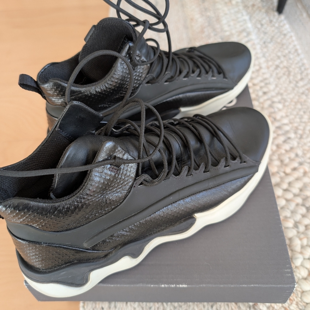 Ecco Hightop Sneakers - Picture 6 of 8